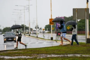 Alerta por tormentas y vientos intensos durante el domingo de la final del Mundial Alerta por tormentas y vientos intensos durante el domingo de la final del Mundial imagen-1