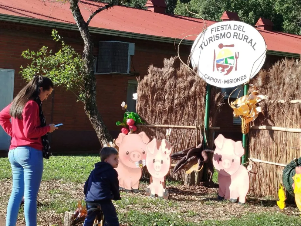Gastronomía, tradición y música se palpitan en la Fiesta del Turismo Rural de Capioví Gastronomía, tradición y música se palpitan en la Fiesta del Turismo Rural de Capioví imagen-4