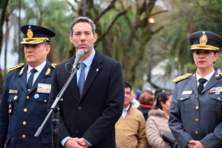 Pérez explicó el esquema de seguridad aplicado en el barrio imagen-12