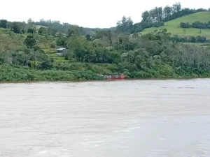 La crecida del río Uruguay mantiene cerrados tres pasos internacionales entre Misiones y Brasil imagen-2