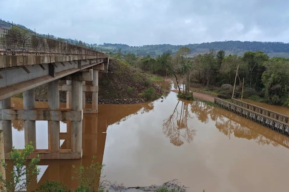 Rehabilitaron el tránsito sobre el puente del arroyo Pindaytí con restricciones por seguridad Rehabilitaron el tránsito sobre el puente del arroyo Pindaytí con restricciones por seguridad imagen-5