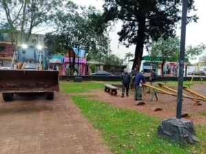 Avanzan las obras de puesta en valor de la Plaza San Martín de Wanda Avanzan las obras de puesta en valor de la Plaza San Martín de Wanda imagen-2