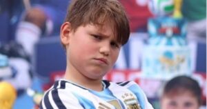 De tal palo, tal arquero: el hijo de Dibu Martínez festejó su cumple con temática Selección imagen-2