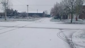 Un pueblo bonaerense amaneció cubierto de nieve y dejó una postal que no se veía hace más de una década imagen-2