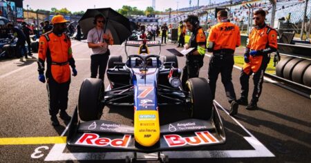 Mattia Colnaghi festejó sus 18 años con un 4° puesto en el GP de Hungría de Fórmula 3 Mattia Colnaghi festejó sus 18 años con un 4° puesto en el GP de Hungría de Fórmula 3 imagen-10