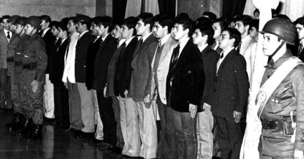 Cuándo fue el último año que se hizo el servicio militar en Argentina y por qué imagen-100
