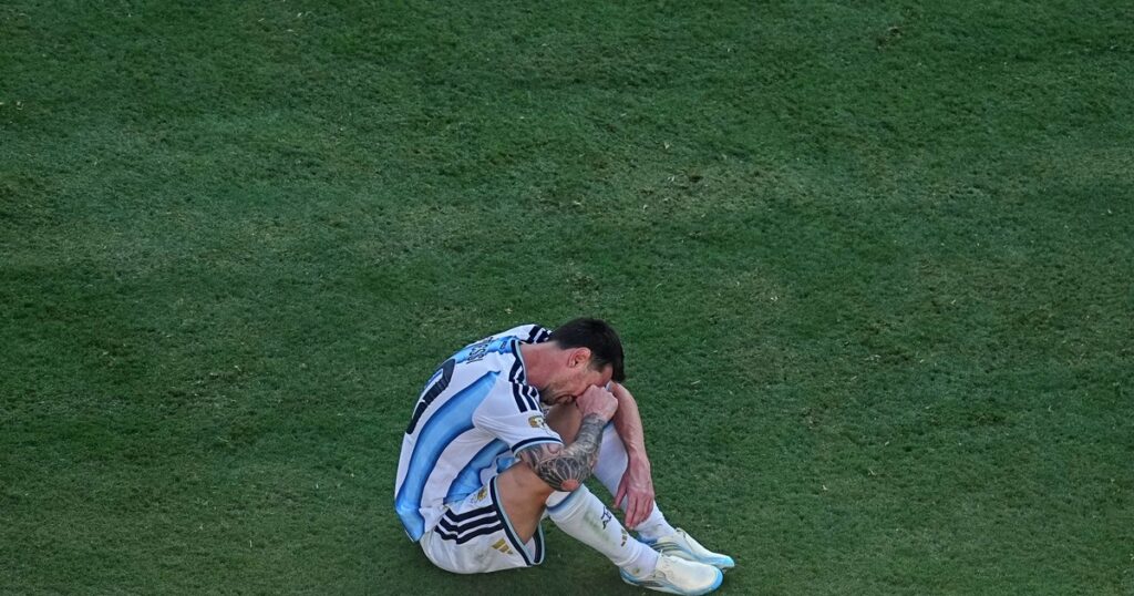 El emotivo mensaje de Messi tras perder la final del Mundial: “El dolor es muy grande y va a costar que cierre esta herida” El emotivo mensaje de Messi tras perder la final del Mundial: “El dolor es muy grande y va a costar que cierre esta herida” imagen-92