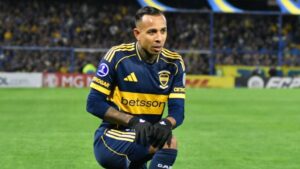 Villa volvió a Boca, fue silbado en la Bombonera y les pidió perdón a los hinchas: “Esta es mi casa” imagen-1