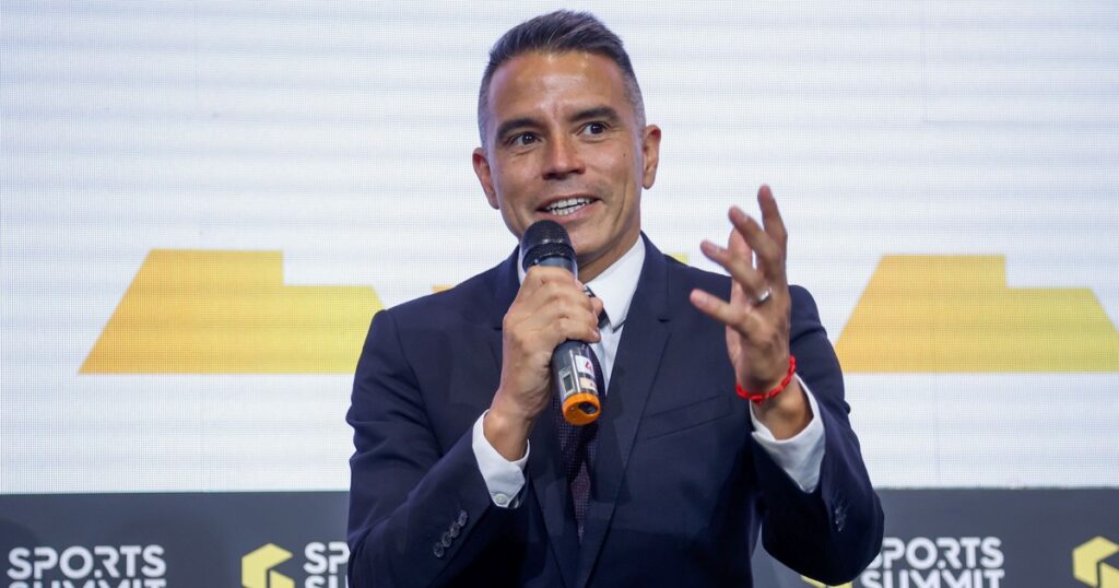 La anécdota de Saviola con Scaloni: «Me copiaba de él en el curso de técnico, ja» La anécdota de Saviola con Scaloni: "Me copiaba de él en el curso de técnico, ja" imagen-42