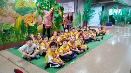 Mes de las Infancias: Curiosamente invita leer, jugar y descubrir imagen-21