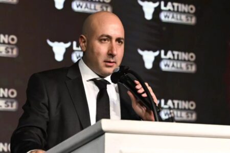 En el Gobierno nadie se hace cargo de Cerimedo y dicen que Milei no tiene relación con él desde 2023 imagen-8