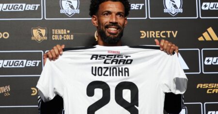 Vozinha fue presentado en Colo Colo y emitió una fuerte frase sobre las obligaciones en el fútbol: "La presión es estar enfermo o no tener qué comer" imagen-24