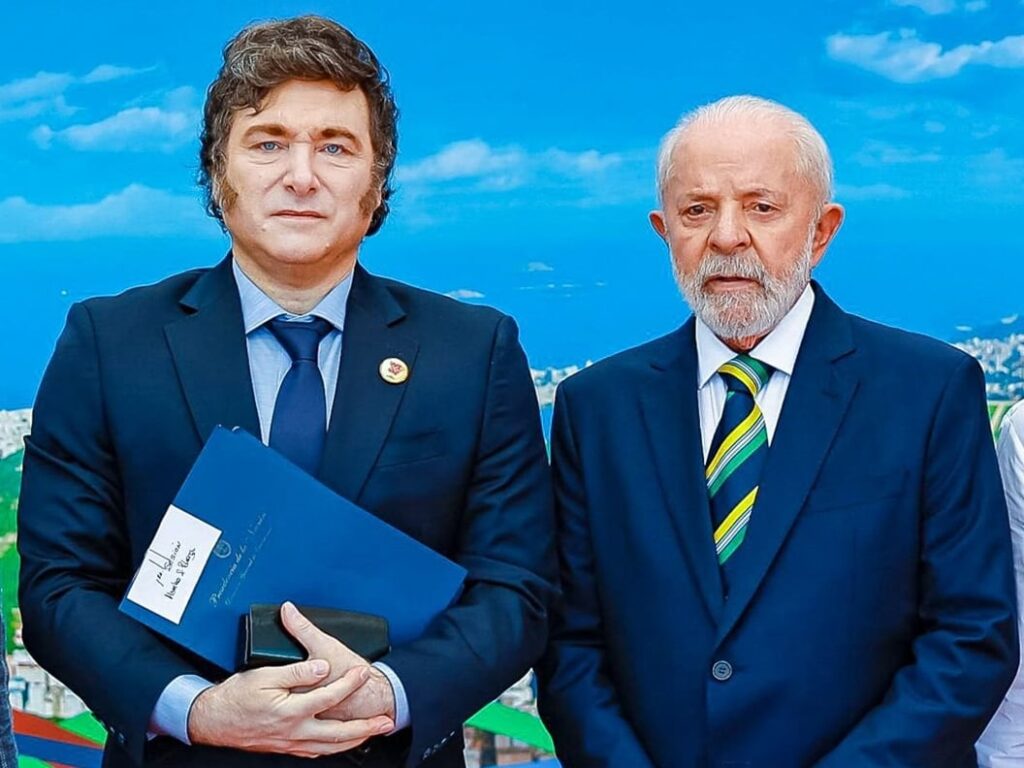 “Estilo soviético”: los exportadores dicen que la Argentina se quedó, por una ley, “en el banco de suplentes” mientras Brasil acaba de tener un importante avance “Estilo soviético”: los exportadores dicen que la Argentina se quedó, por una ley, “en el banco de suplentes” mientras Brasil acaba de tener un importante avance imagen-5