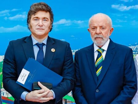 “Estilo soviético”: los exportadores dicen que la Argentina se quedó, por una ley, “en el banco de suplentes” mientras Brasil acaba de tener un importante avance “Estilo soviético”: los exportadores dicen que la Argentina se quedó, por una ley, “en el banco de suplentes” mientras Brasil acaba de tener un importante avance imagen-6