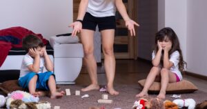 La psicología dice que los padres que dejaron de gritar generalmente cambiaron primero estas 5 cosas, y ninguna de ellas fue la paciencia La psicología dice que los padres que dejaron de gritar generalmente cambiaron primero estas 5 cosas, y ninguna de ellas fue la paciencia imagen-3