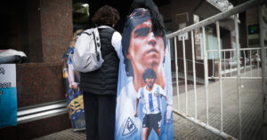 Revelación en el juicio por la muerte de Diego Maradona: «hinchado» y un paseo cinco días antes de morir… Revelación en el juicio por la muerte de Diego Maradona: "hinchado" y un paseo cinco días antes de morir... imagen-3