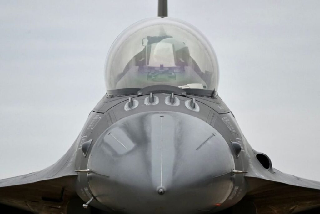 Ocho interrogantes detrás del programa de aviones F-16 que el Gobierno no responde Ocho interrogantes detrás del programa de aviones F-16 que el Gobierno no responde imagen-105