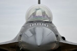 Ocho interrogantes detrás del programa de aviones F-16 que el Gobierno no responde imagen-2