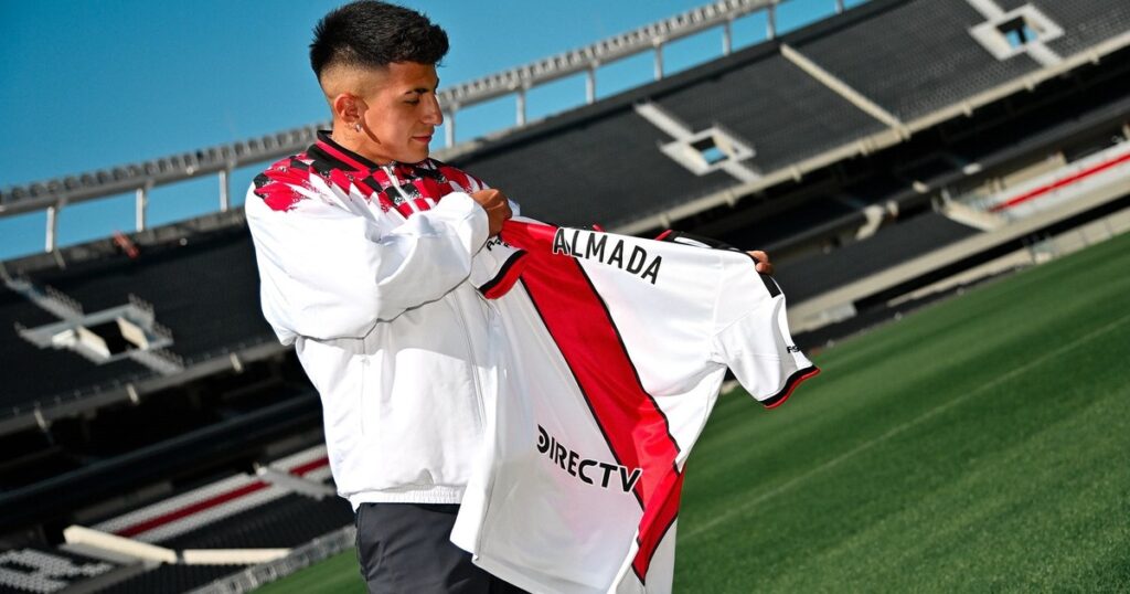 Ahora la esperanza de River es Almada imagen-43
