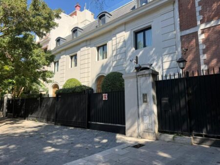 La mansión de US$12 millones de Peter Thiel en Buenos Aires quedó en el centro de una insólita protesta imagen-7