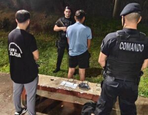 Detuvieron a dos presuntos dealers con cocaína y marihuana fraccionadas durante operativos en Puerto Iguazú imagen-75
