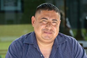 Llegó a EE.UU. con las manos vacías: hoy su empresa construyó más de 150 casas en Boston y el TPS puede quitarle todo imagen-1