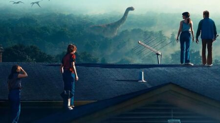 La escena eliminada que habría convertido ‘El final de Oak Street’ en un capítulo de ‘La dimensión desconocida’ La escena eliminada que habría convertido 'El final de Oak Street' en un capítulo de 'La dimensión desconocida' imagen-6