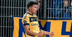 Leonel Flores, la última joya de Boca: «Cuando me pongo esta camiseta, tengo que dejar todo adentro de la cancha» Leonel Flores, la última joya de Boca: "Cuando me pongo esta camiseta, tengo que dejar todo adentro de la cancha" imagen-2