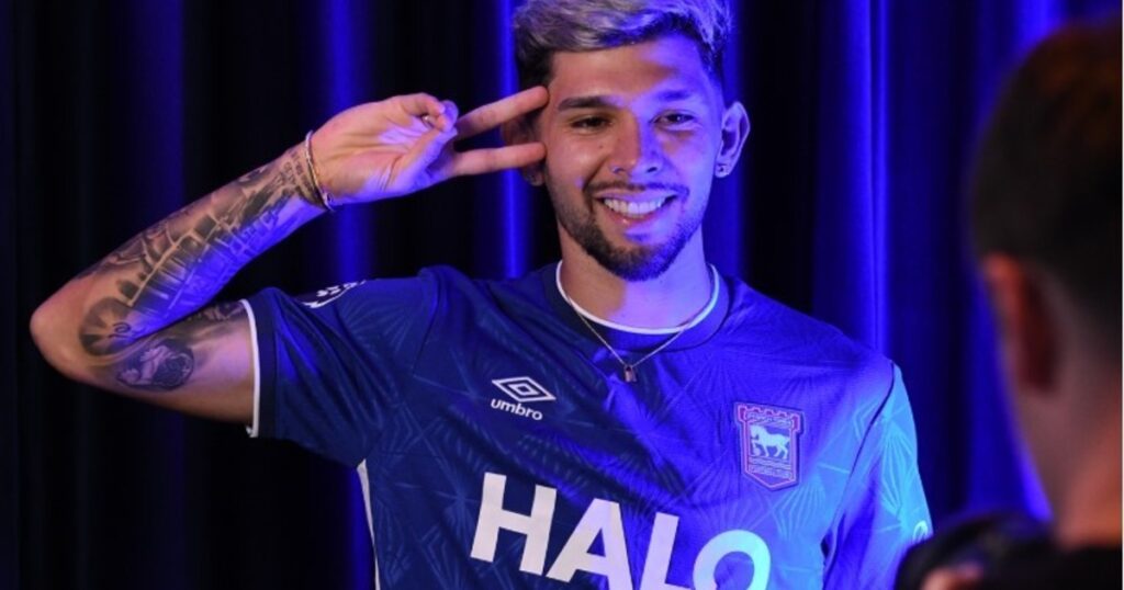 El paraguayo que volvió a la Premier League y se convirtió en récord para su país imagen-43