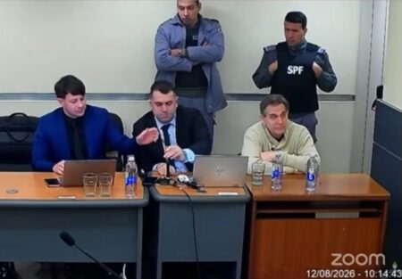 Comenzó el juicio al médico Aníbal Lotocki por la muerte de uno de sus pacientes Comenzó el juicio al médico Aníbal Lotocki por la muerte de uno de sus pacientes imagen-7