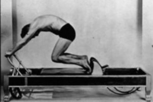 Joseph Pilates, creador del método de entrenamiento: “Somos arquitectos de nuestra vida; la felicidad está subordinada al bienestar físico por encima del nivel social o económico” imagen-1