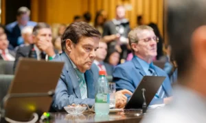 Szychowski y la banca de Rovira: “Se niega a salir del medio de nuestro bloque” Szychowski y la banca de Rovira: “Se niega a salir del medio de nuestro bloque” imagen-2