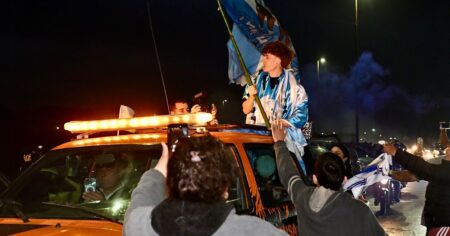 Tras ser recibido por una multitud, el Colo Barco fue declarado Personalidad Destacada en 25 de Mayo imagen-19