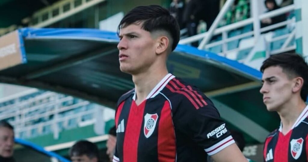 El pibe de River que podría reemplazar a Montiel en la Sudamericana El pibe de River que podría reemplazar a Montiel en la Sudamericana imagen-43