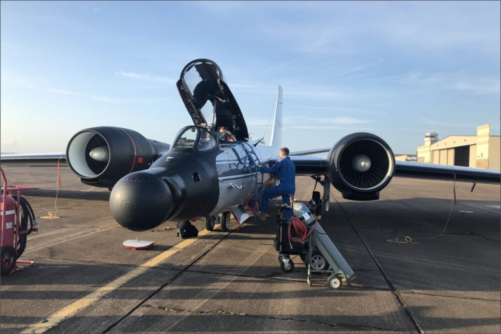 El avión de la NASA que perseguirá al eclipse y verá el Sol medio minuto más que el resto imagen-5