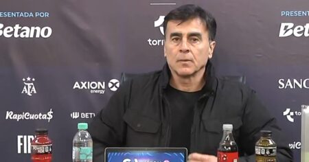 Gustavo Quinteros, tras el golpazo que recibió Independiente en la Copa Argentina: "Me da vergüenza y pido disculpas" imagen-16