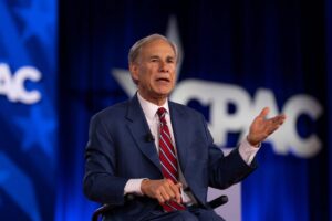 Confirmado por Abbott en Texas: “Reducirá el costo del seguro médico para la familia promedio en más de US$1.000” Confirmado por Abbott en Texas: “Reducirá el costo del seguro médico para la familia promedio en más de US$1.000” imagen-3