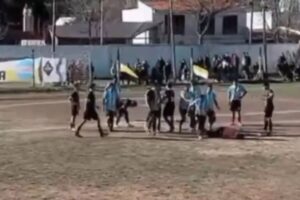 Detuvieron a un jugador de fútbol en Santa Fe por golpear al árbitro luego de ser expulsado imagen-2