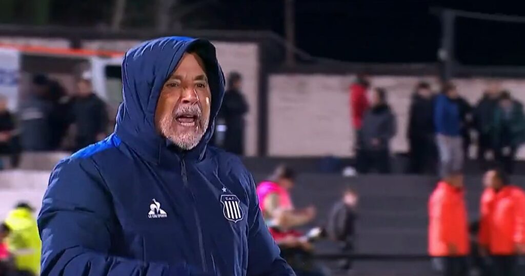 Sampaoli se fue sin hablar tras una nueva derrota de Talleres y podría haber novedades sobre su continuidad imagen-46