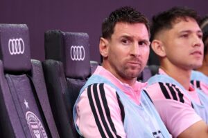 Con Messi en el banco tras su vuelta del Mundial, Inter Miami gana con un gol de Suárez de más de 30 metros imagen-2