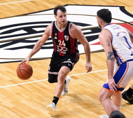 River golpeó primero y quedó a un triunfo del ascenso imagen-46