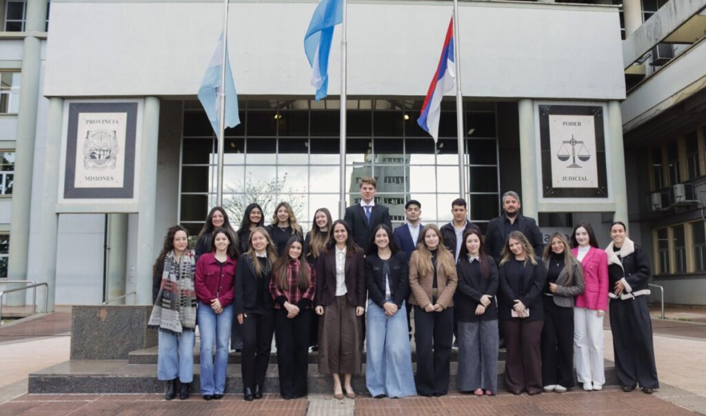 Estudiantes de abogacía conocen el proceso de Oralidad Efectiva Estudiantes de abogacía conocen el proceso de Oralidad Efectiva imagen-5