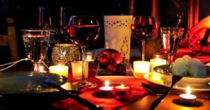 Cenas con shows, juegos y sexólogas: así son las experiencias que mezclan gastronomía, deseo y entretenimiento Cenas con shows, juegos y sexólogas: así son las experiencias que mezclan gastronomía, deseo y entretenimiento imagen-3