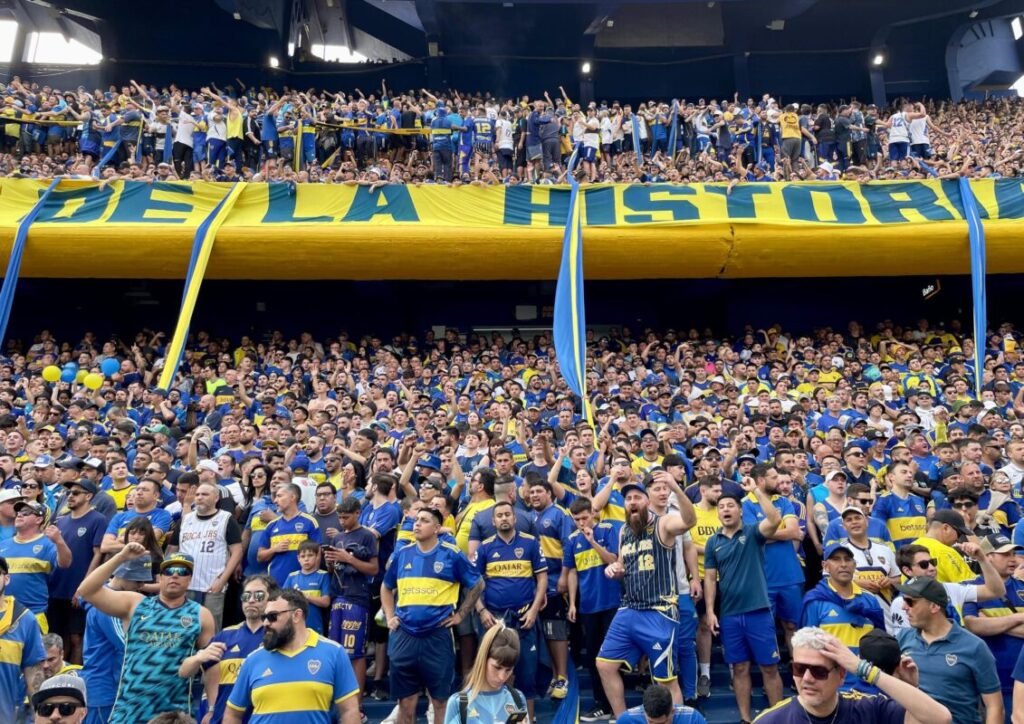 Boca prohibió la creación de contenido para redes sociales de sus abonados durante los partidos en la Bombonera imagen-5