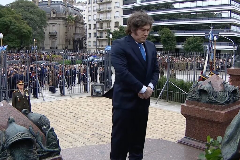 Milei dio un discurso en homenaje a San Martín: “La libertad es un derecho natural pero también una conquista” Milei dio un discurso en homenaje a San Martín: “La libertad es un derecho natural pero también una conquista” imagen-5