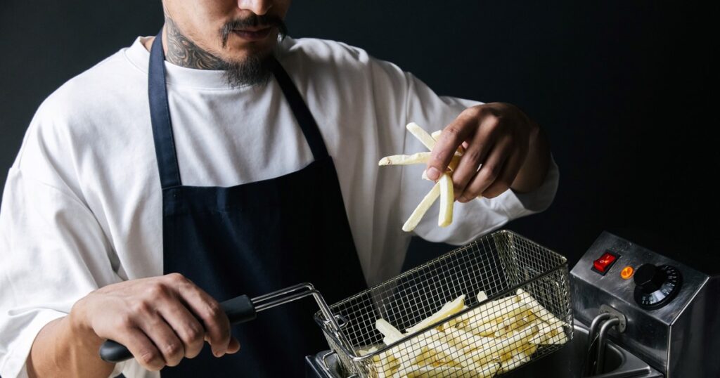 El truco del vinagre al hervir papas que cada vez usan más cocineros El truco del vinagre al hervir papas que cada vez usan más cocineros imagen-102