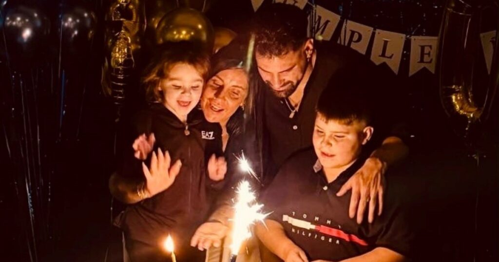 Milton Giménez, entre un cumpleaños con invitados especiales y un futuro incierto en Boca Milton Giménez, entre un cumpleaños con invitados especiales y un futuro incierto en Boca imagen-43