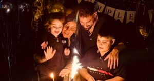 Milton Giménez, entre un cumpleaños con invitados especiales y un futuro incierto en Boca imagen-2