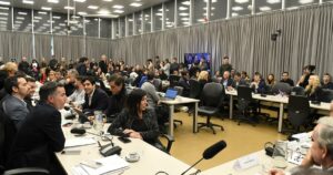 Tras un debate convulsionado y sin el peronismo, LLA dictaminó el proyecto que modifica la Carta Orgánica del Banco Central Tras un debate convulsionado y sin el peronismo, LLA dictaminó el proyecto que modifica la Carta Orgánica del Banco Central imagen-4