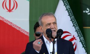 El presidente de Irán reconoció el duro golpe de las sanciones estadounidenses y advirtió que el país vive una situación de guerra imagen-1